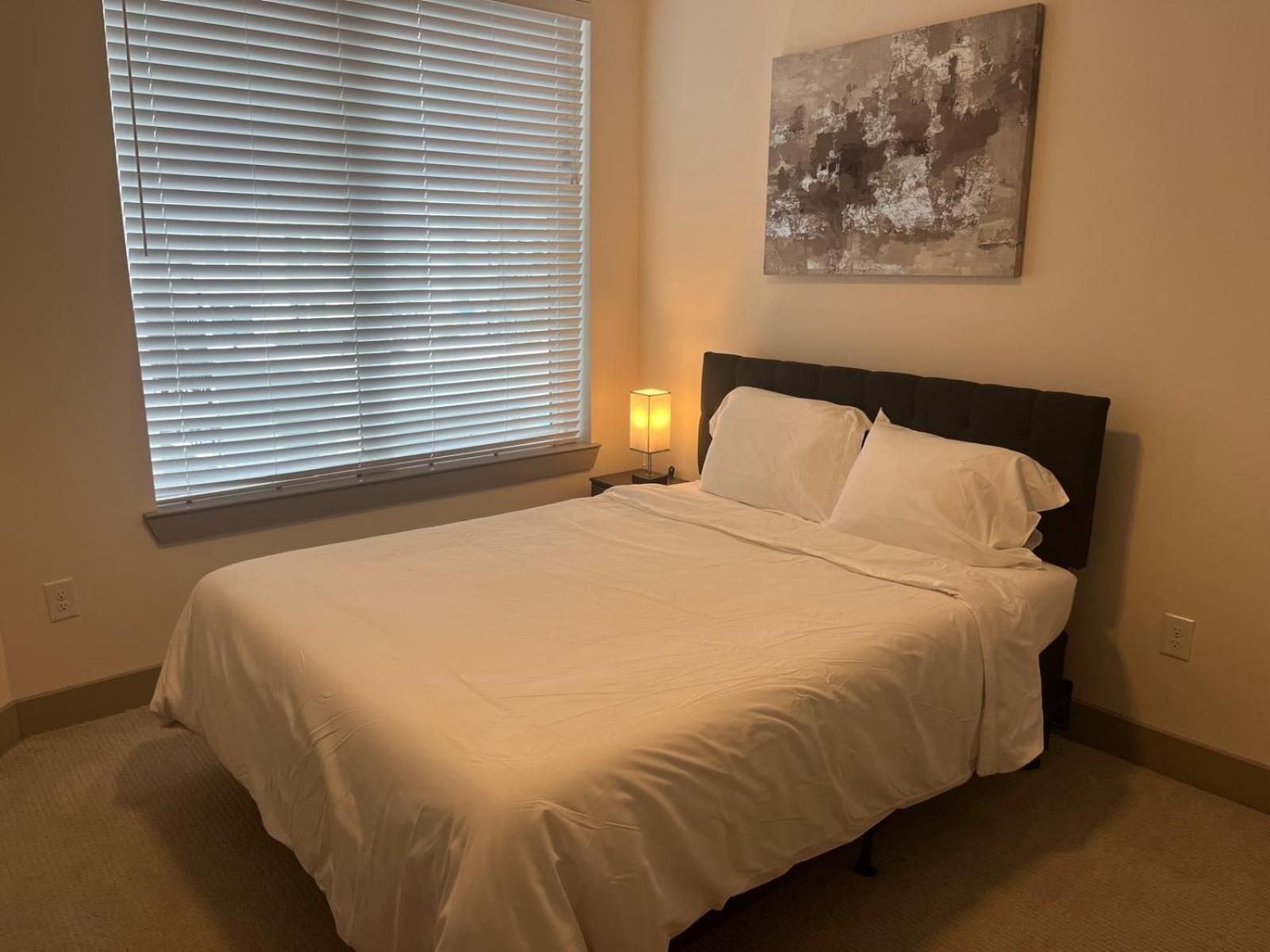 Resort-Style Apartments Near The Galleria Houston Room photo